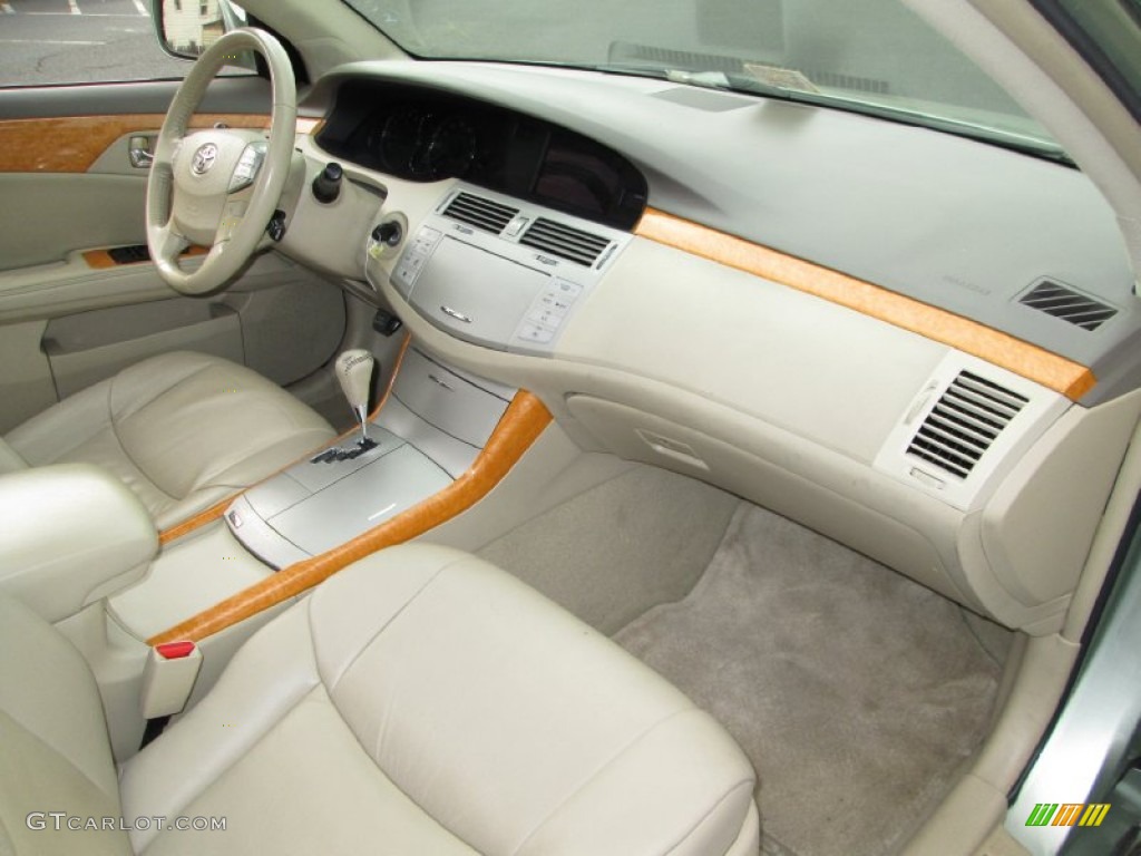 2005 Toyota Avalon XLS Dashboard Photos