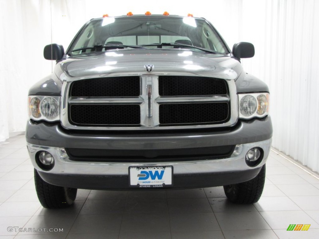 2004 Ram 2500 SLT Quad Cab 4x4 - Graphite Metallic / Dark Slate Gray photo #2