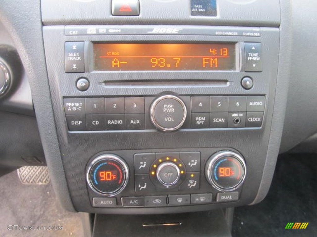 2009 Nissan Altima 2.5 S Controls Photos
