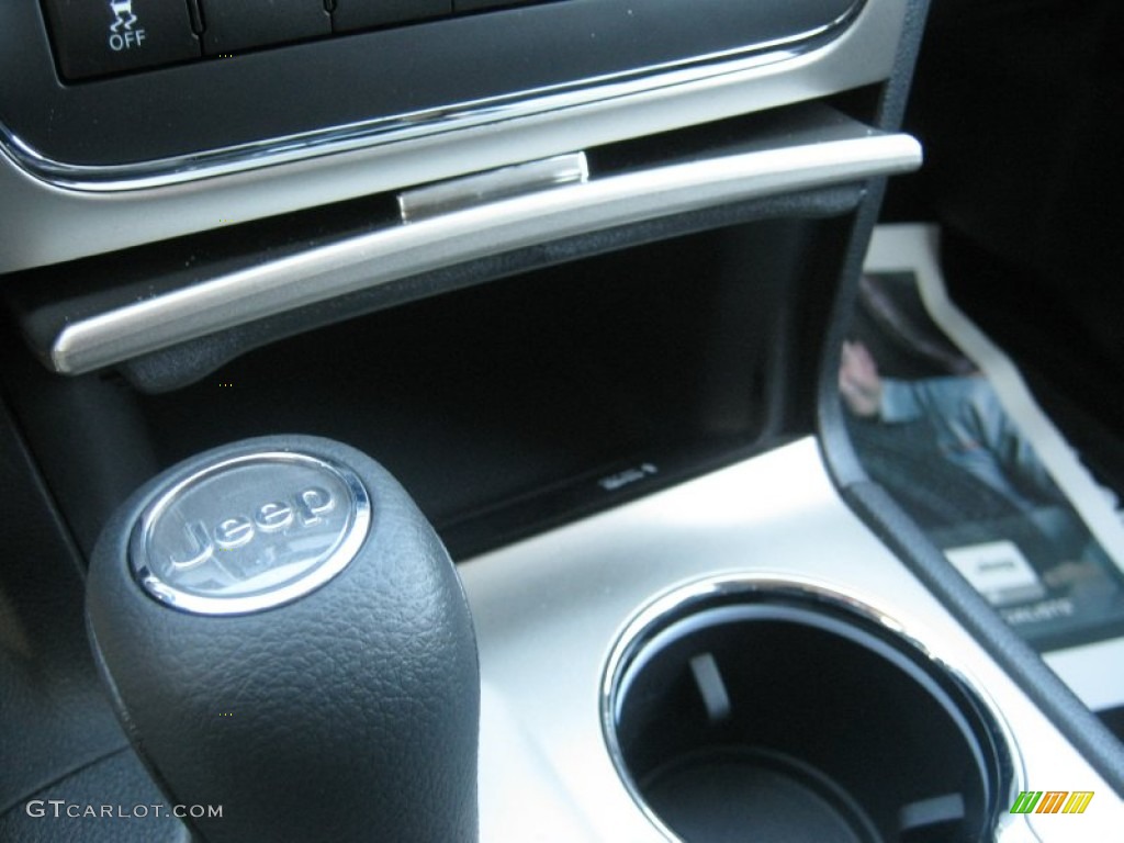 2013 Grand Cherokee Laredo 4x4 - Winter Chill Pearl / Black photo #20
