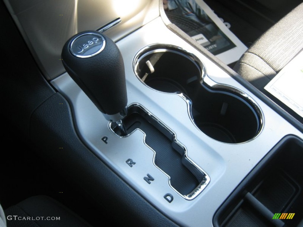 2013 Grand Cherokee Laredo 4x4 - Winter Chill Pearl / Black photo #24