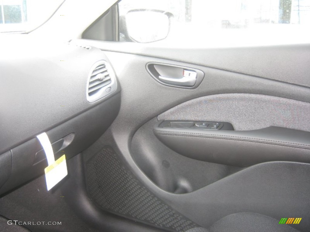 2013 Dart SXT - Maximum Steel Metallic / Black photo #11