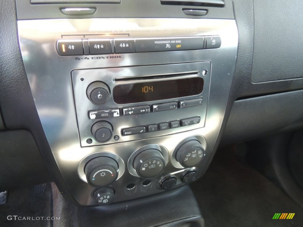 2006 Hummer H3 Standard H3 Model Controls Photo #78711938