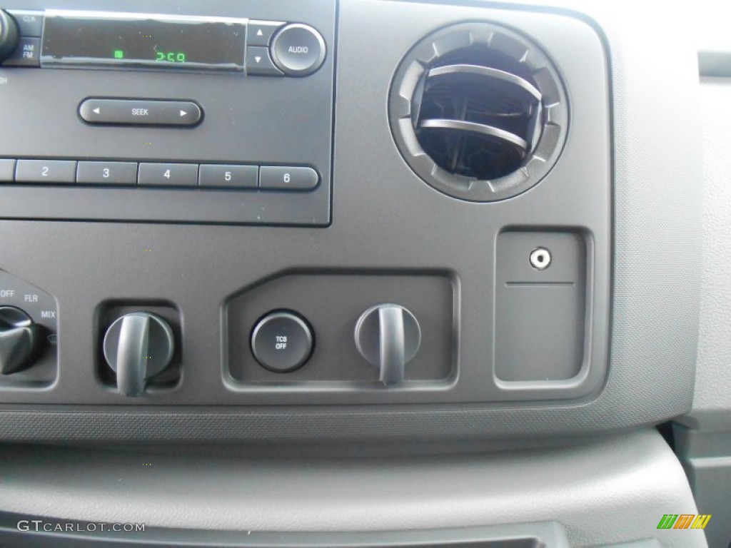 2013 Ford E Series Van E350 XL Extended Passenger Controls Photo #78712220