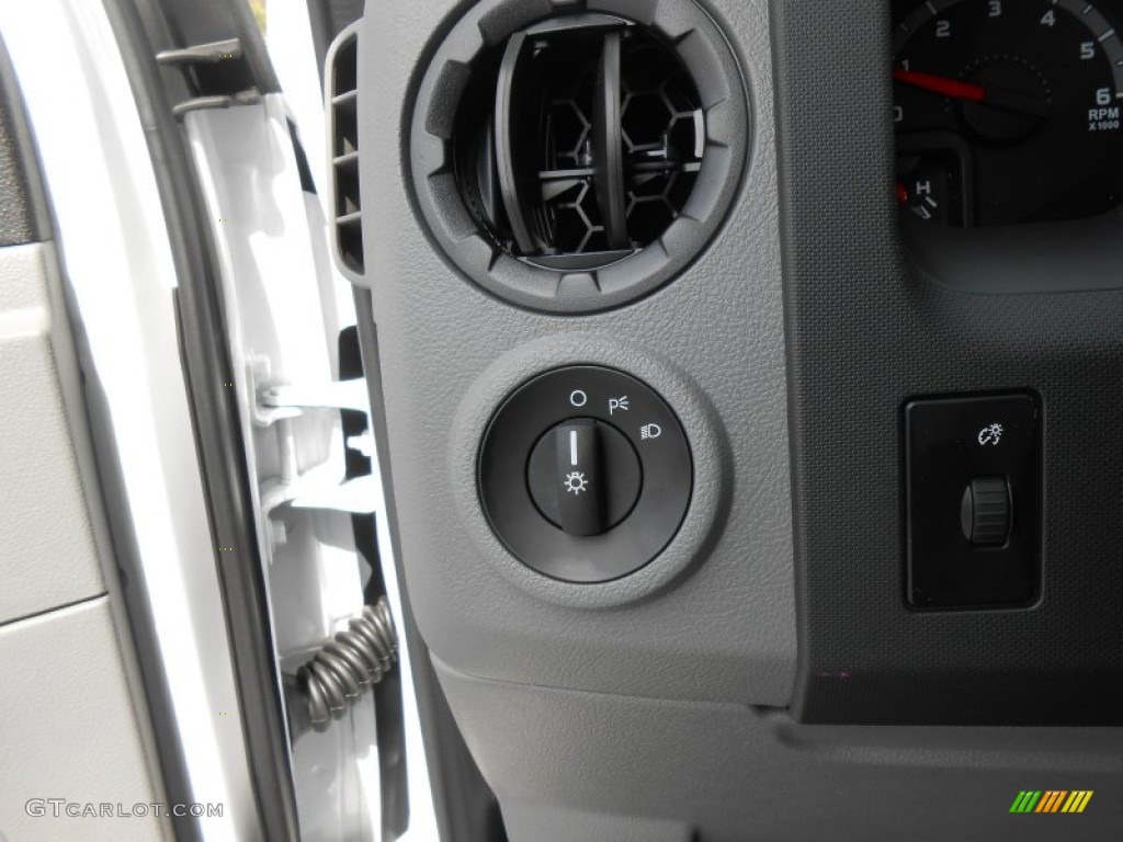 2013 Ford E Series Van E350 XL Extended Passenger Controls Photo #78712267