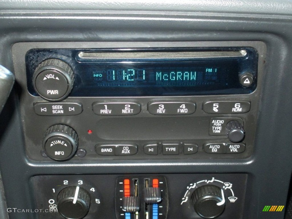 2006 Chevrolet Silverado 1500 LS Crew Cab 4x4 Audio System Photo #78712484