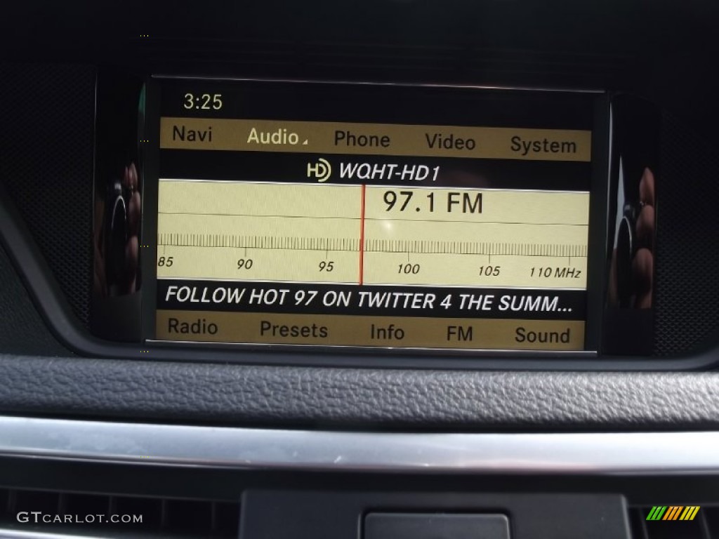 2011 Mercedes-Benz E 350 4Matic Sedan Audio System Photos