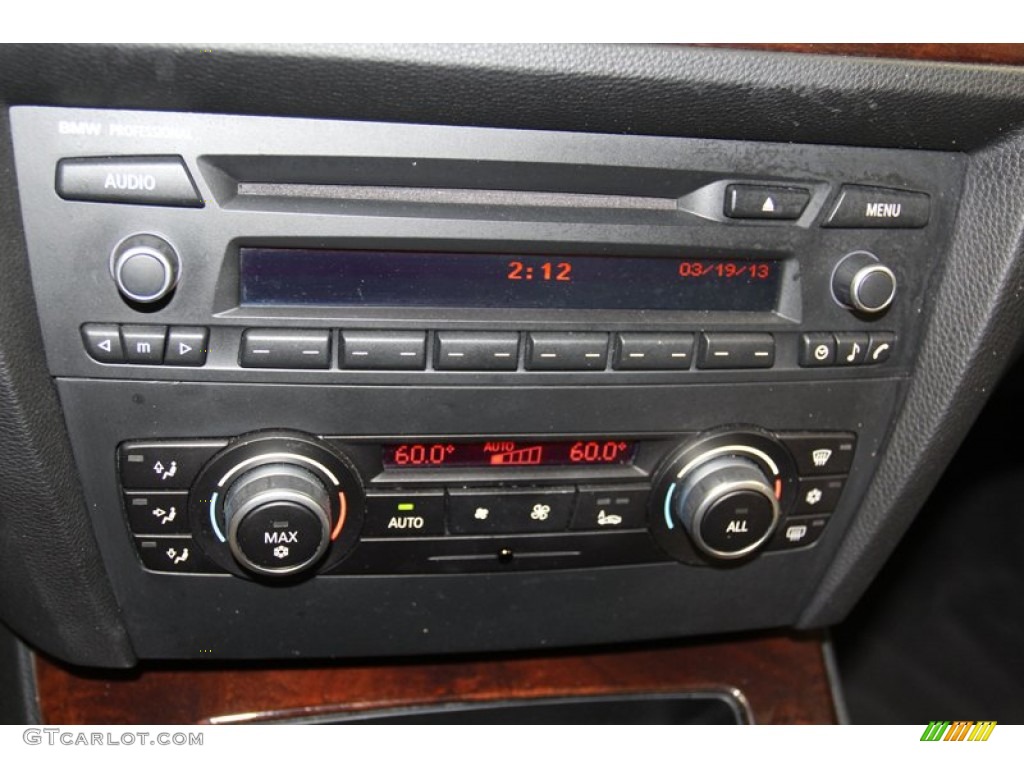 2011 BMW 3 Series 328i Sedan Controls Photo #78717590