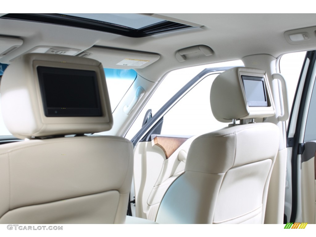 2011 Infiniti QX 56 4WD Entertainment System Photo #78717719