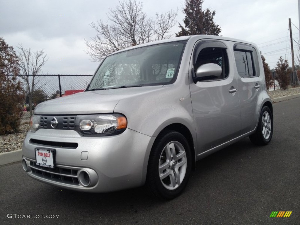 Chrome Silver Nissan Cube