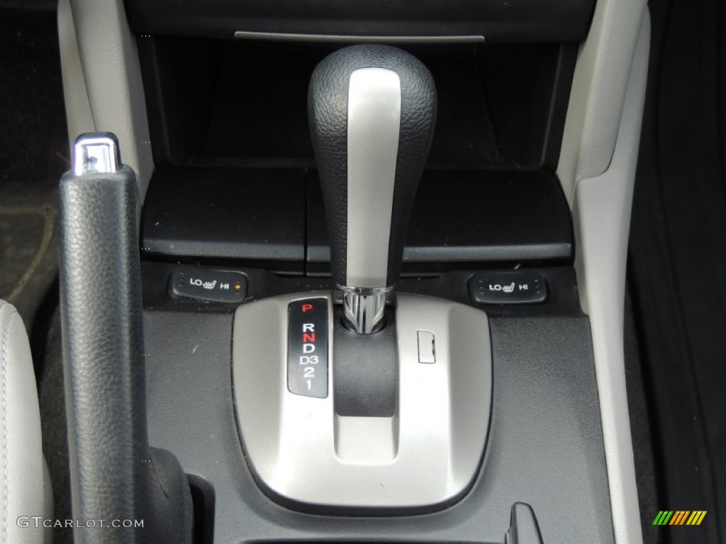 2009 Honda Accord EX-L Sedan Transmission Photos