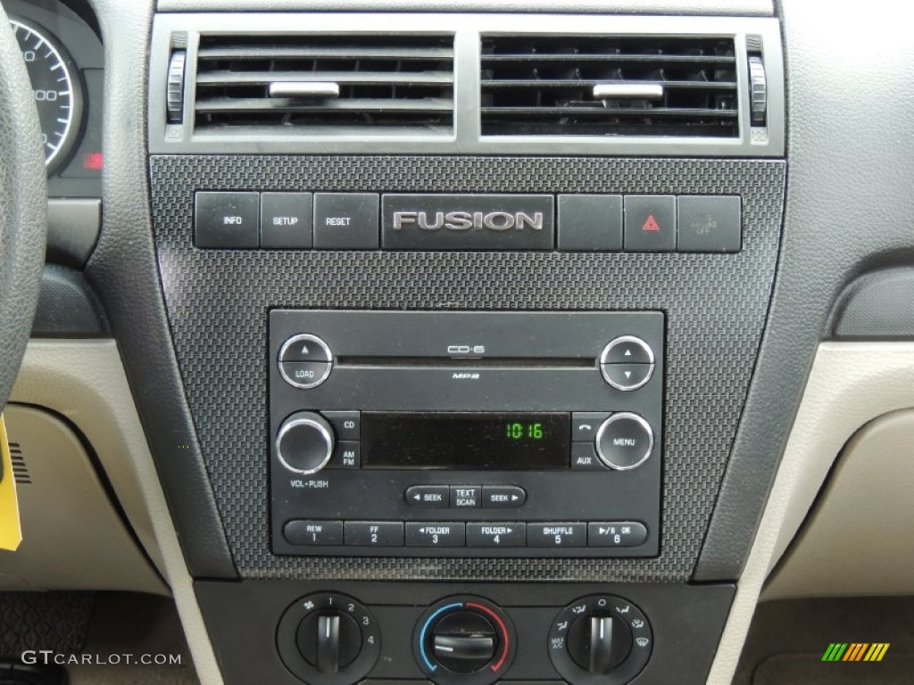 2008 Ford Fusion SE Controls Photo #78722060