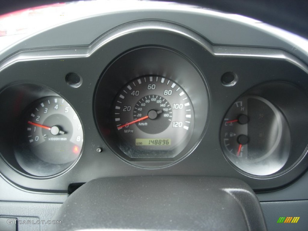 2002 Xterra XE V6 4x4 - Cloud White / Gray Celadon photo #2