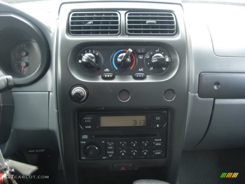 2002 Xterra XE V6 4x4 - Cloud White / Gray Celadon photo #3