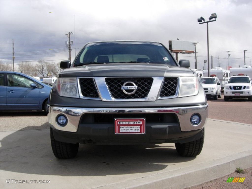 2005 Frontier SE Crew Cab 4x4 - Storm Gray Metallic / Steel photo #14