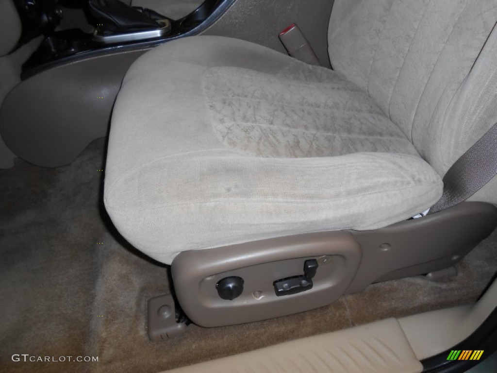 2004 Envoy SLT 4x4 - Silver Green Metallic / Light Tan photo #12