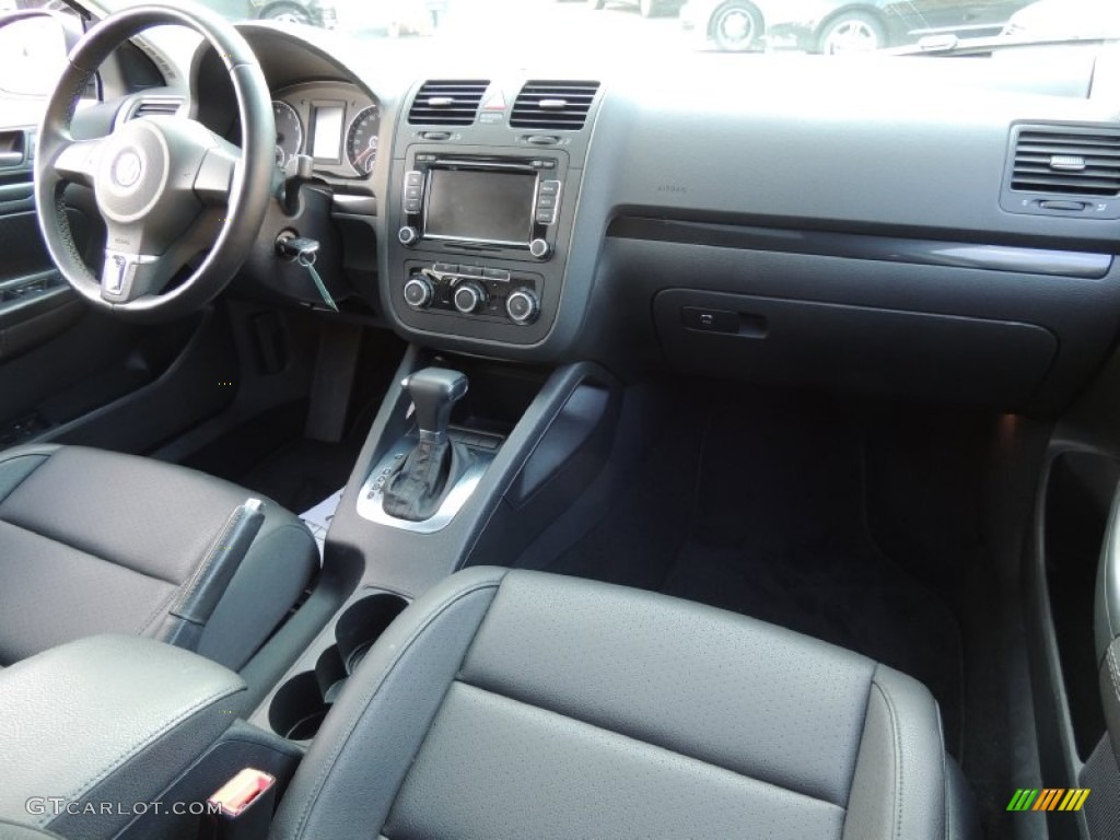 2010 Volkswagen Jetta SE Sedan Titan Black Dashboard Photo #78728516