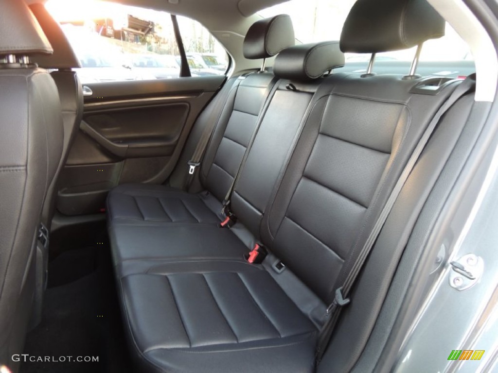 Titan Black Interior 2010 Volkswagen Jetta SE Sedan Photo #78728741