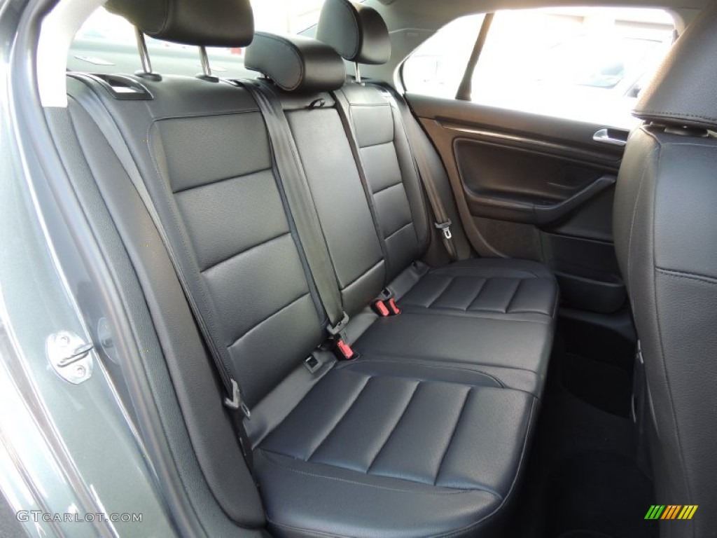 Titan Black Interior 2010 Volkswagen Jetta SE Sedan Photo #78728777