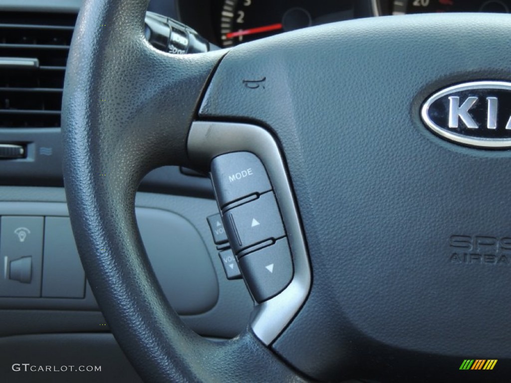 2009 Kia Optima LX Controls Photo #78730052