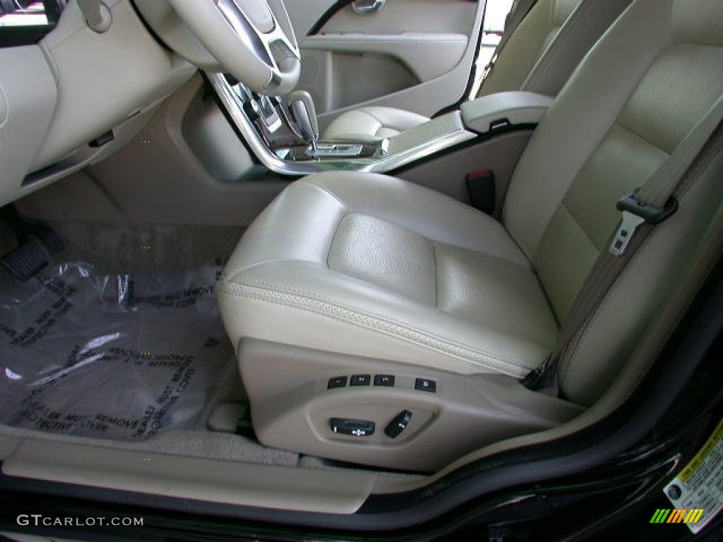2012 Volvo XC70 3.2 AWD Front Seat Photo #78731370