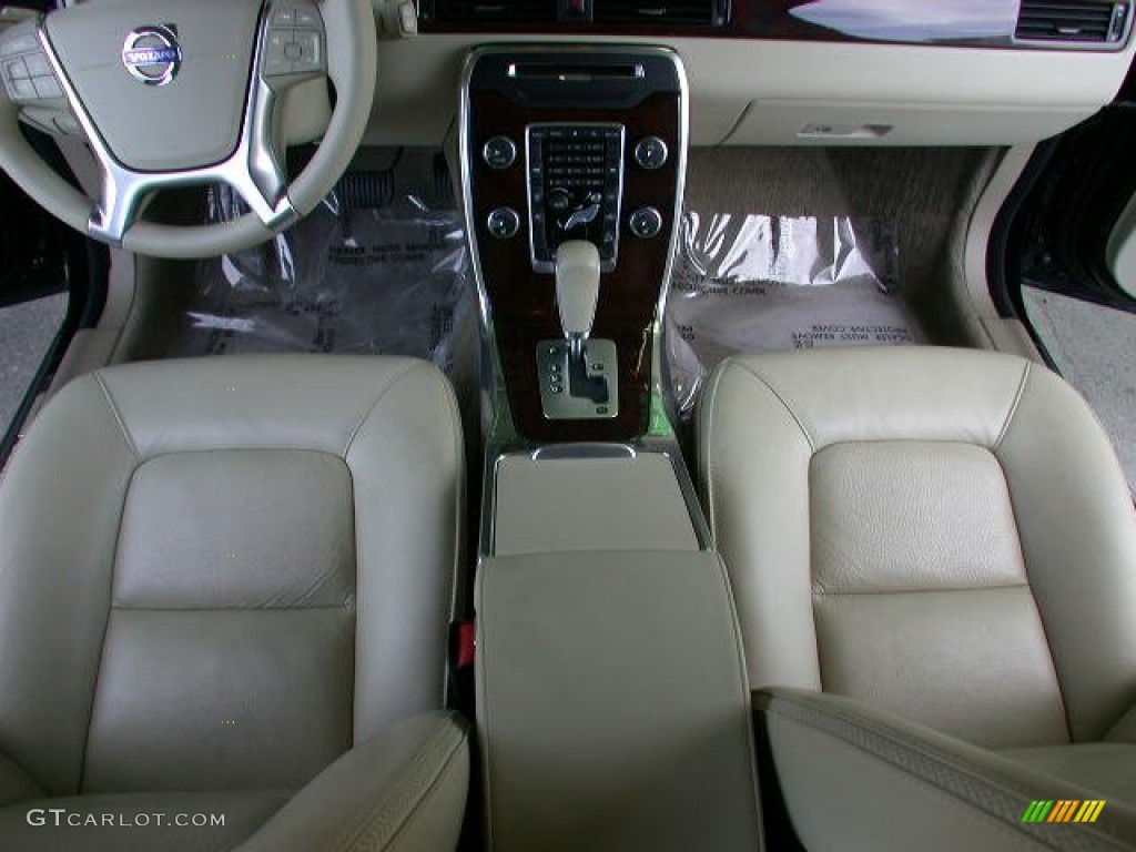 Sandstone Beige Interior 2012 Volvo XC70 3.2 AWD Photo #78731451