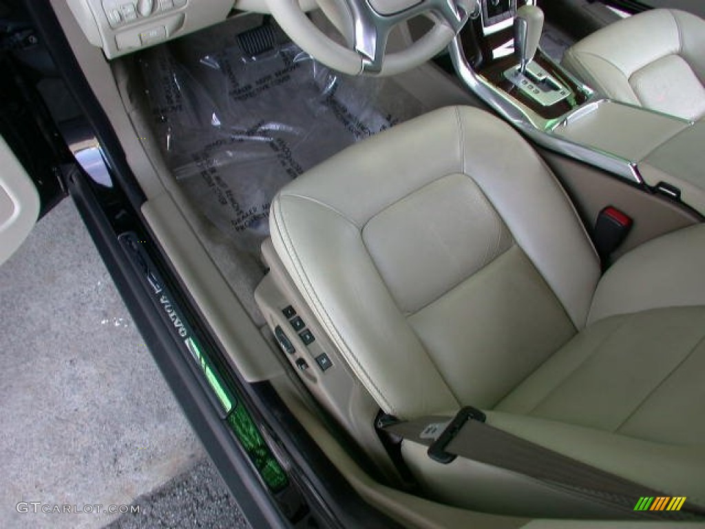 2012 Volvo XC70 3.2 AWD Front Seat Photo #78731572