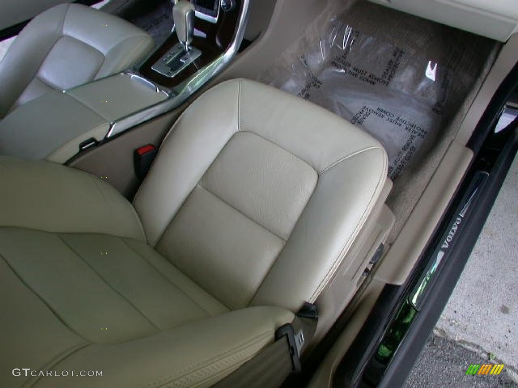 2012 Volvo XC70 3.2 AWD Front Seat Photo #78731637