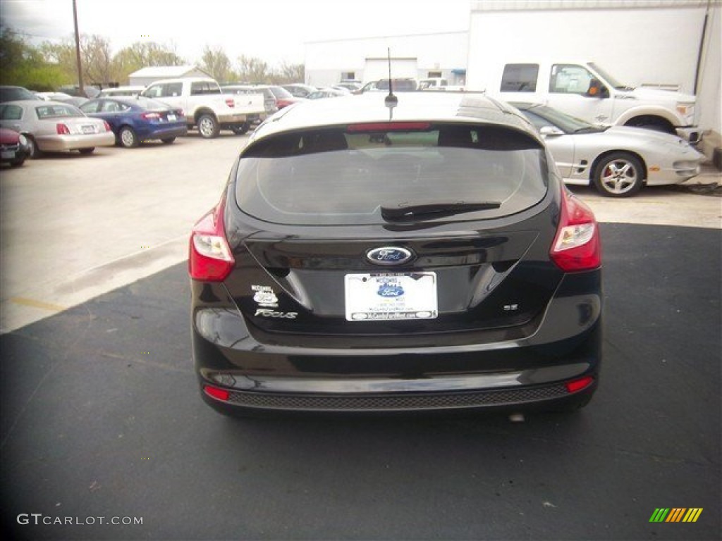 2012 Focus SE Sport 5-Door - Black / Two-Tone Sport photo #5