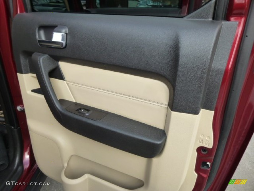 2009 Hummer H3 T Alpha Light Cashmere/Ebony Door Panel Photo #78733109