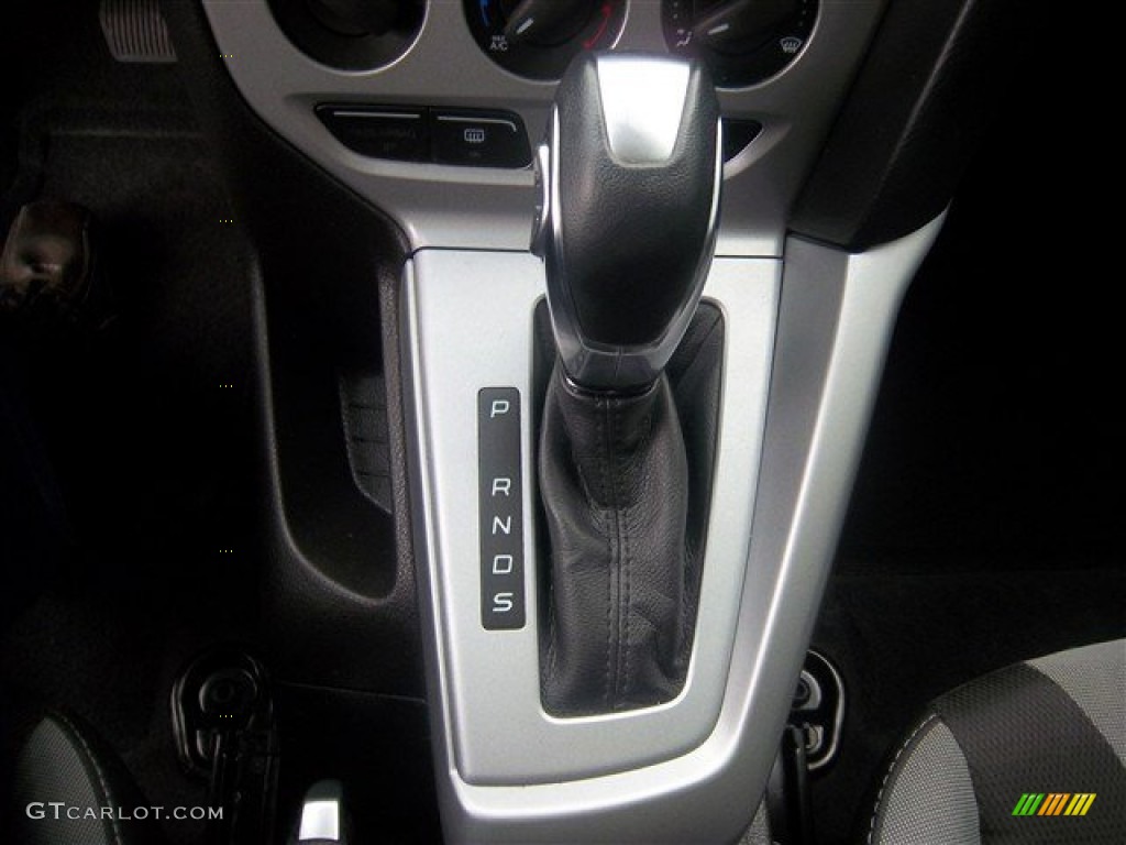2012 Focus SE Sport 5-Door - Black / Two-Tone Sport photo #24