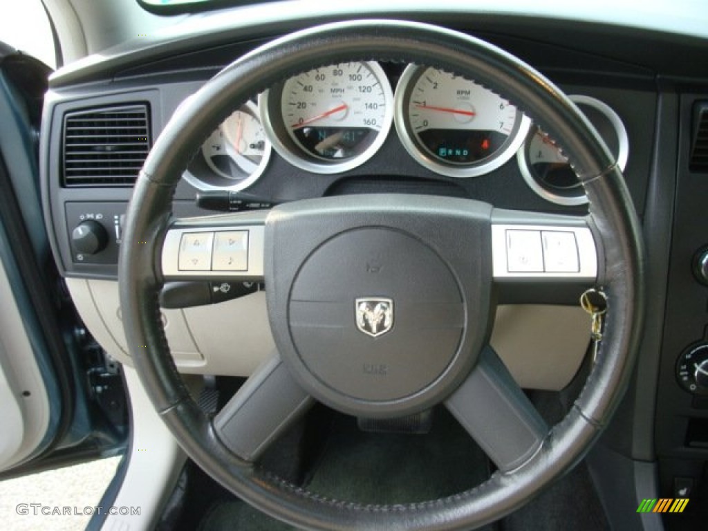 2005 Dodge Magnum R/T AWD Steering Wheel Photos