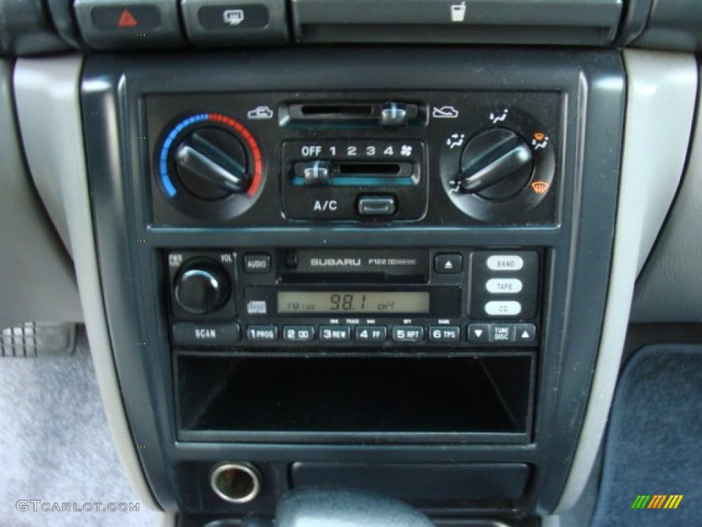 2001 Subaru Forester 2.5 L Controls Photo #78734784