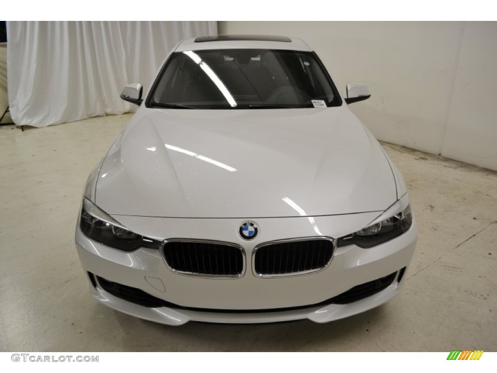 2013 3 Series 328i Sedan - Mineral White Metallic / Black photo #4
