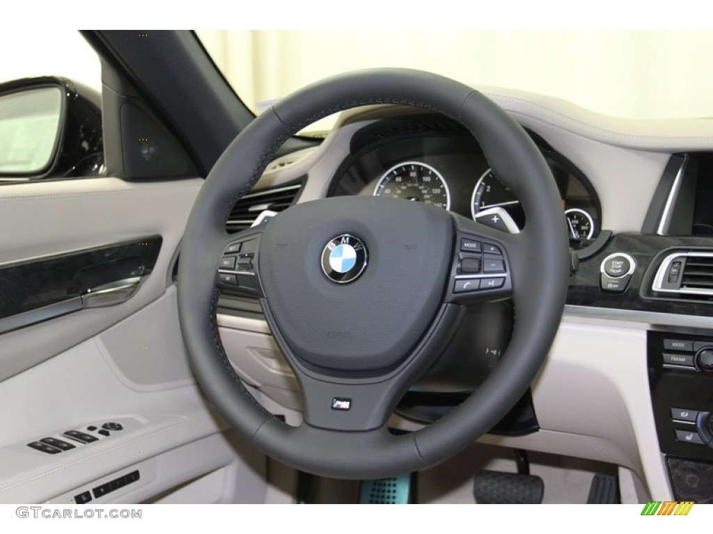 2013 BMW 7 Series 750i Sedan Steering Wheel Photos