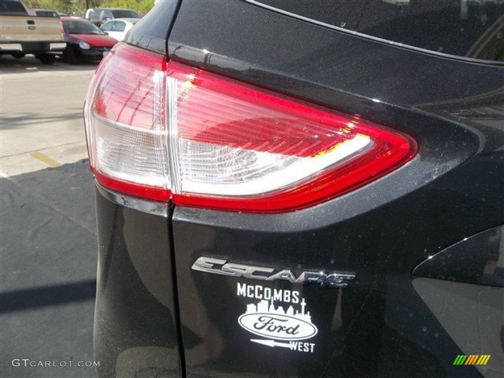 2013 Escape SE 2.0L EcoBoost - Tuxedo Black Metallic / Charcoal Black photo #5