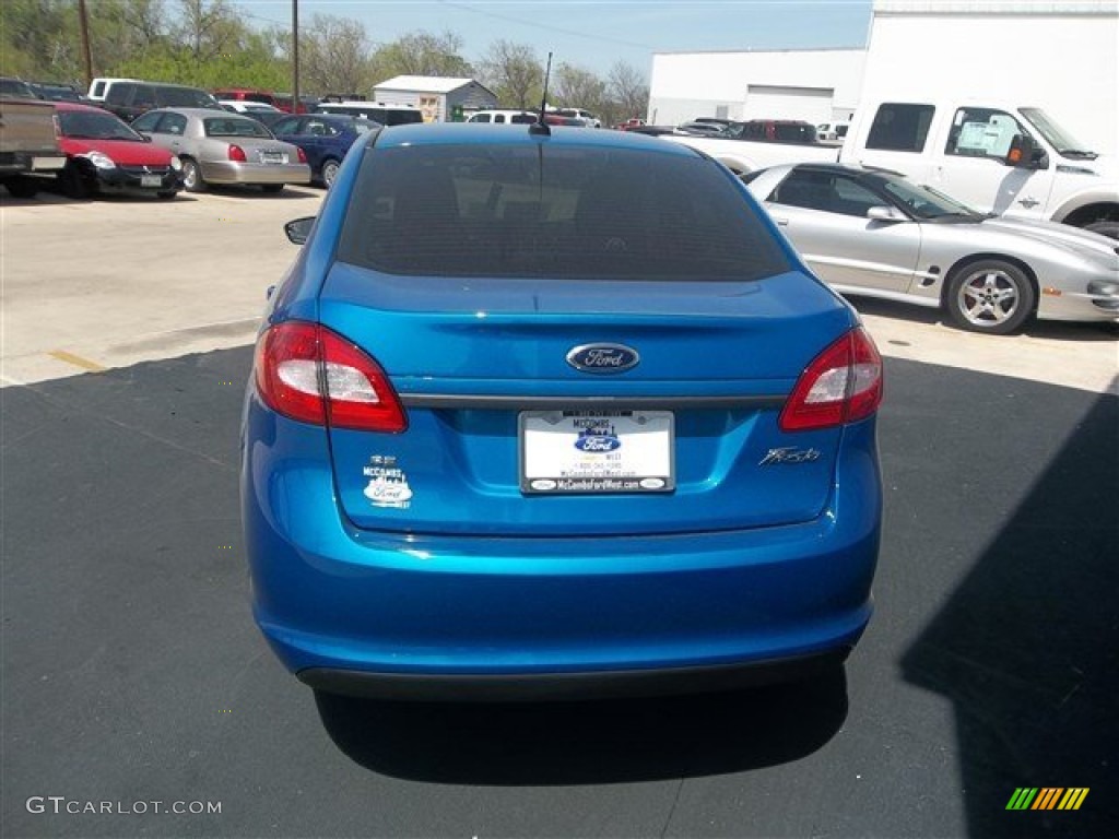 2013 Fiesta SE Sedan - Blue Candy / Charcoal Black/Light Stone photo #4