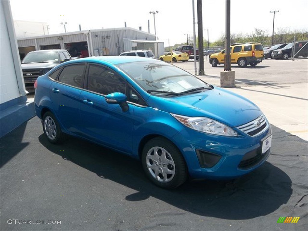 2013 Fiesta SE Sedan - Blue Candy / Charcoal Black/Light Stone photo #9