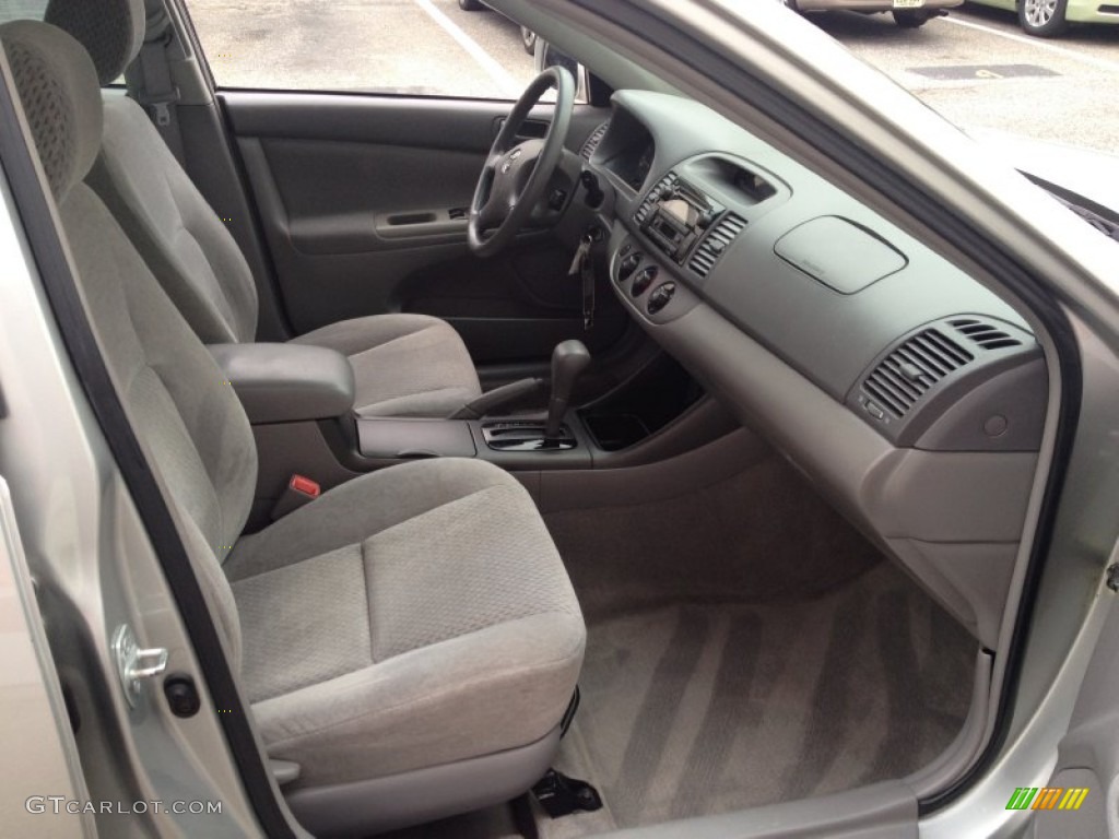 Stone Interior 2004 Toyota Camry LE Photo #78740820