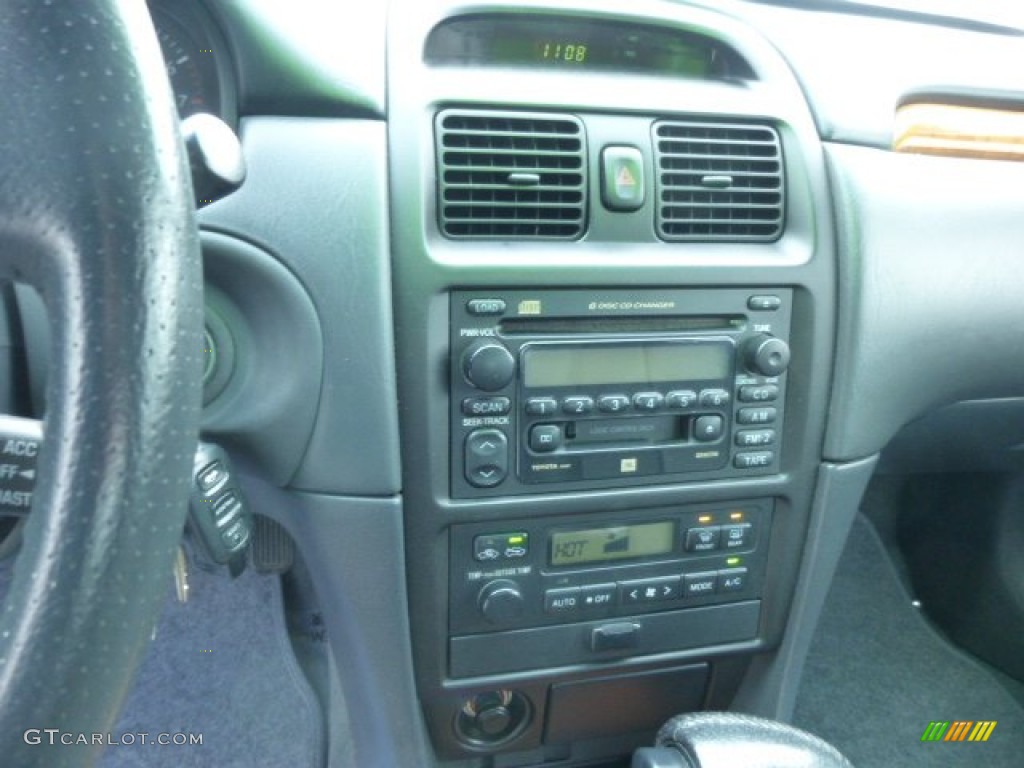 2002 Toyota Solara SLE V6 Convertible Controls Photos