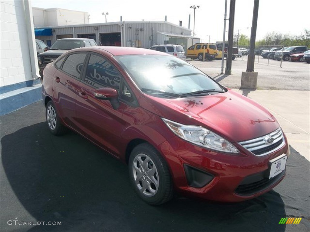 2013 Fiesta SE Sedan - Ruby Red / Charcoal Black/Light Stone photo #9