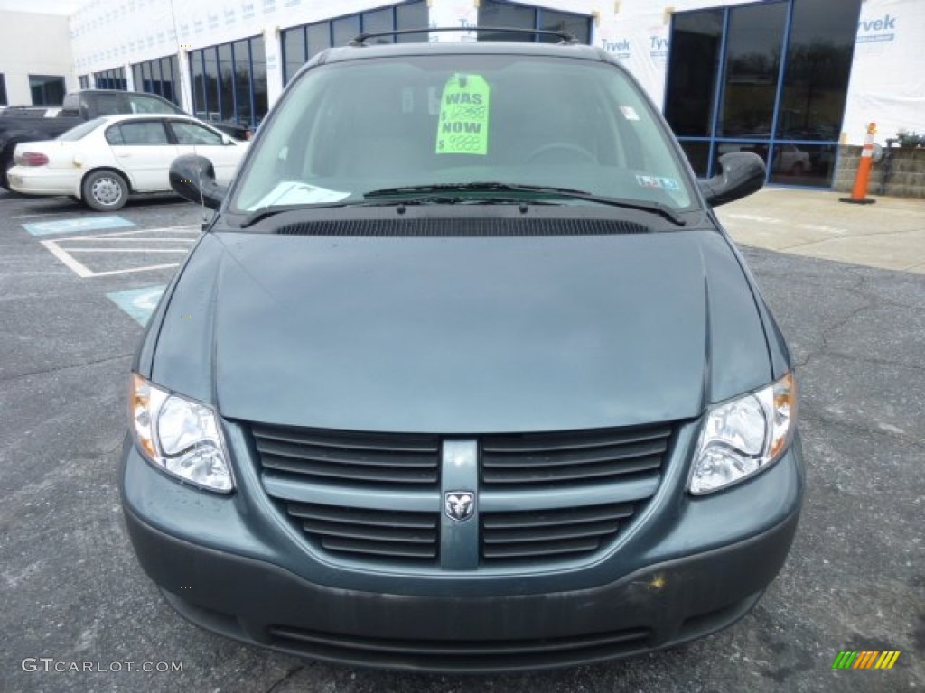 2007 Caravan SE - Magnesium Green Pearl / Medium Slate Gray photo #8