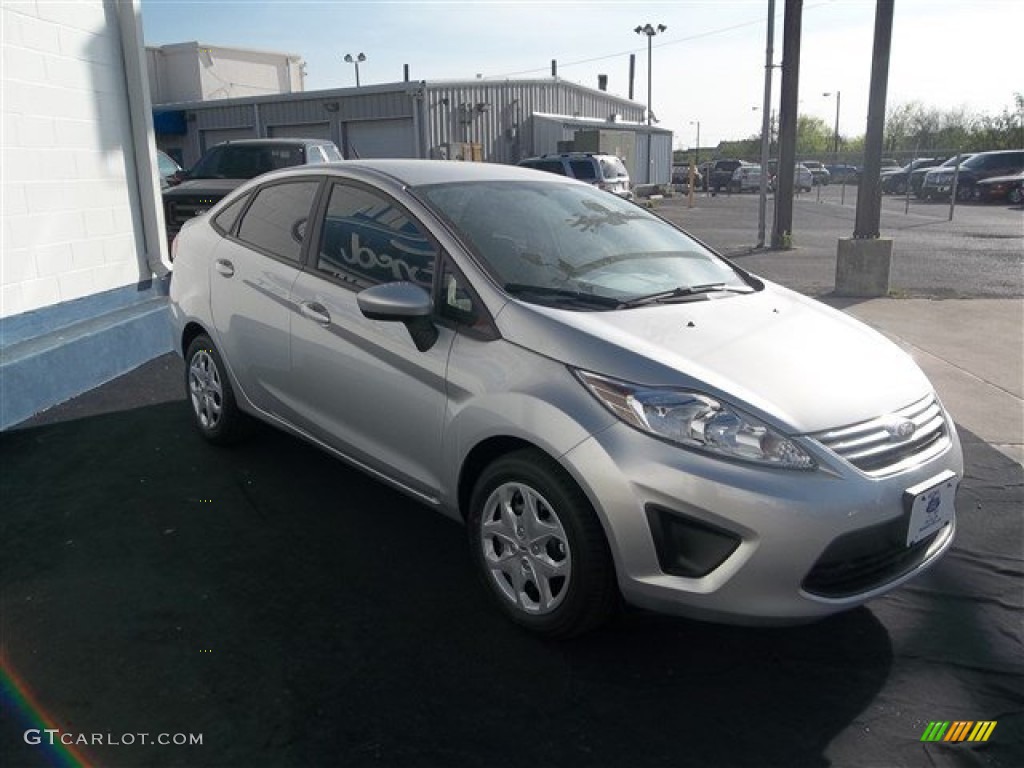 2013 Fiesta S Sedan - Ingot Silver / Charcoal Black/Light Stone photo #8