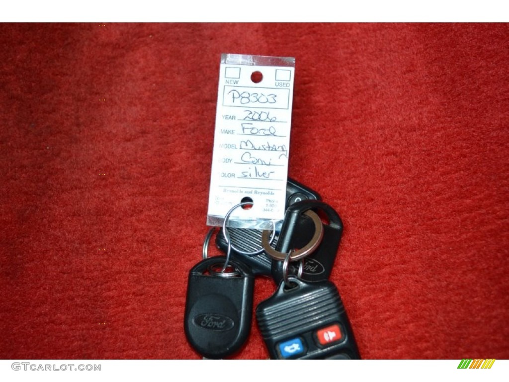 2006 Ford Mustang GT Premium Convertible Keys Photo #78751073