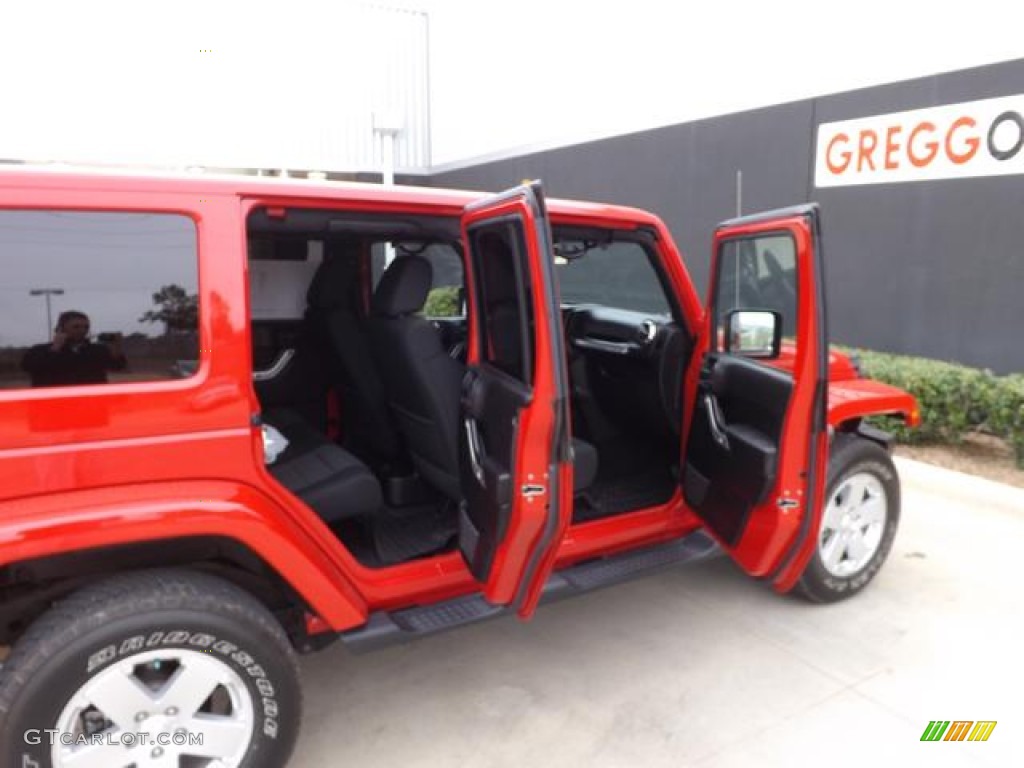 2012 Wrangler Unlimited Sahara 4x4 - Flame Red / Black photo #8