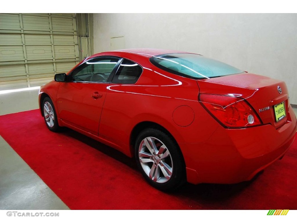 2010 Altima 2.5 S Coupe - Red Alert / Blond photo #4