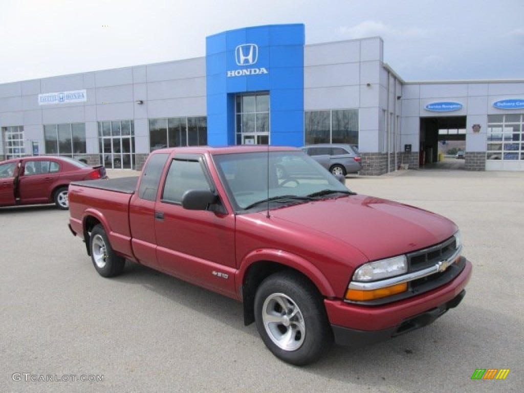 2002 S10 LS Extended Cab - Dark Cherry Red Metallic / Beige photo #6