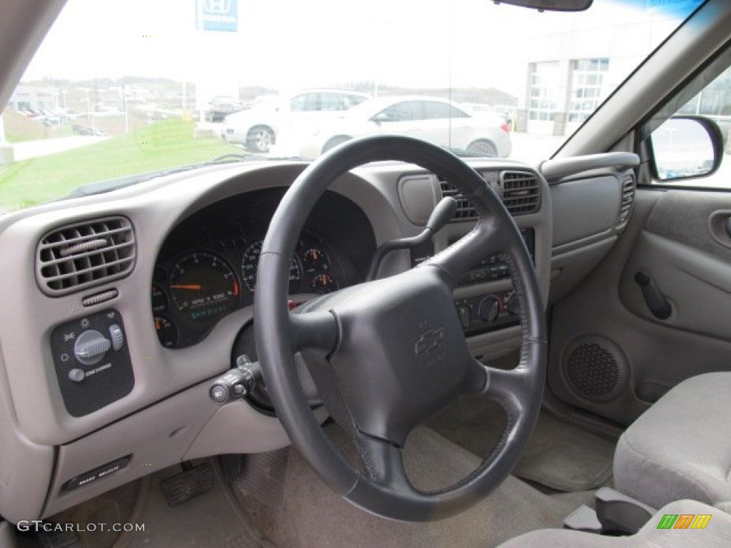 2002 Chevrolet S10 LS Extended Cab Steering Wheel Photos
