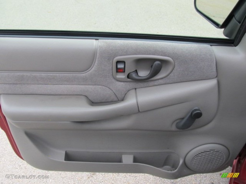 2002 S10 LS Extended Cab - Dark Cherry Red Metallic / Beige photo #17