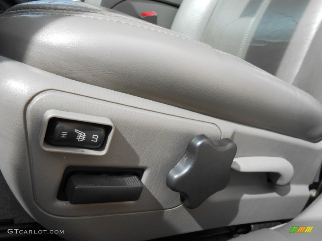 2004 Chevrolet Impala LS Controls Photo #78755249